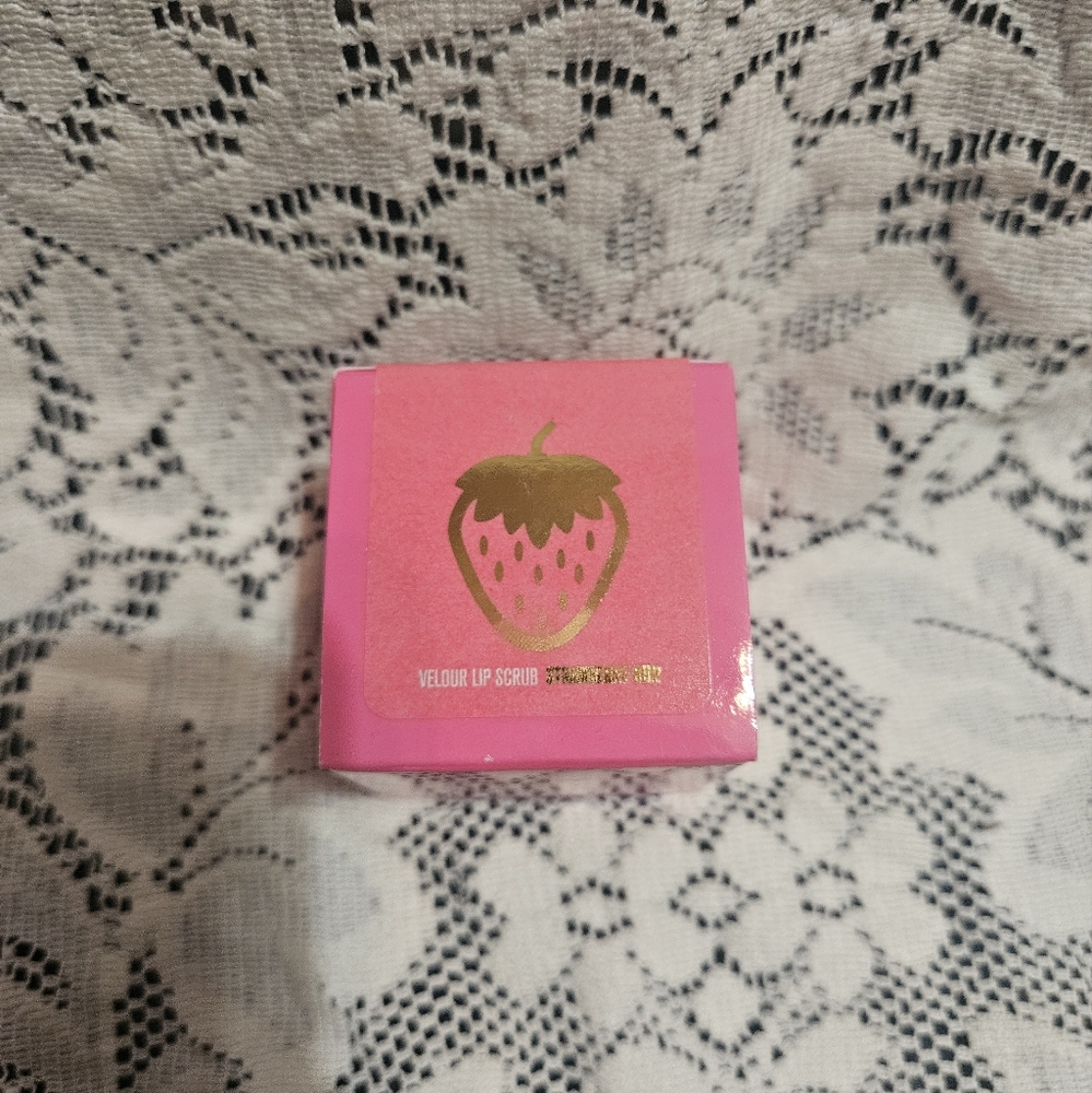 Jeffree Star Velour Lip Scrub